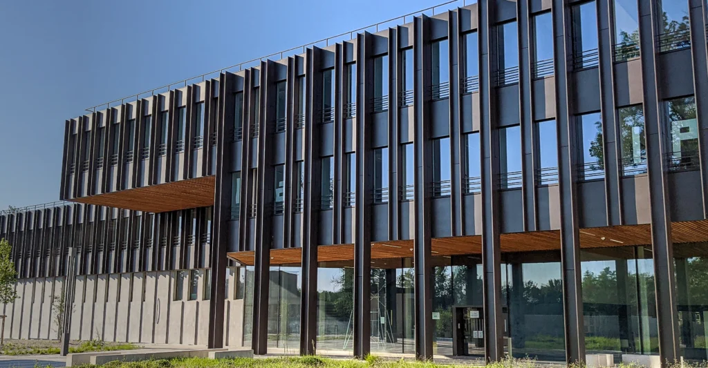 domaine activite menuiserie aluminium facade mur rideau verriere vitrage loison sas