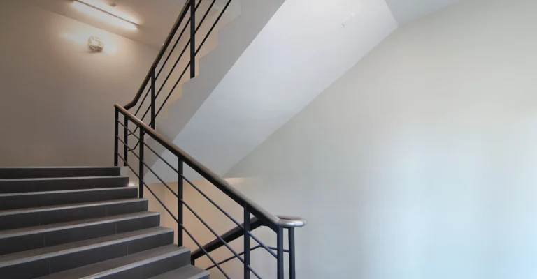 Escalier et garde-corps en métal