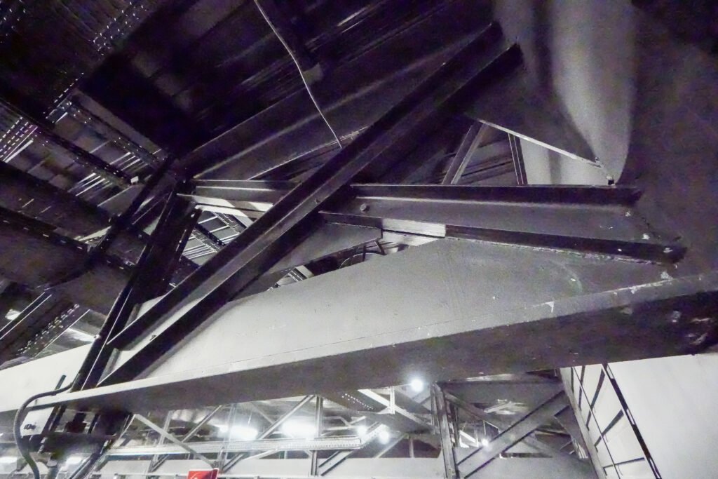 passerelle metallique suspendue garde corps vitre la rose des vents loison metallerie