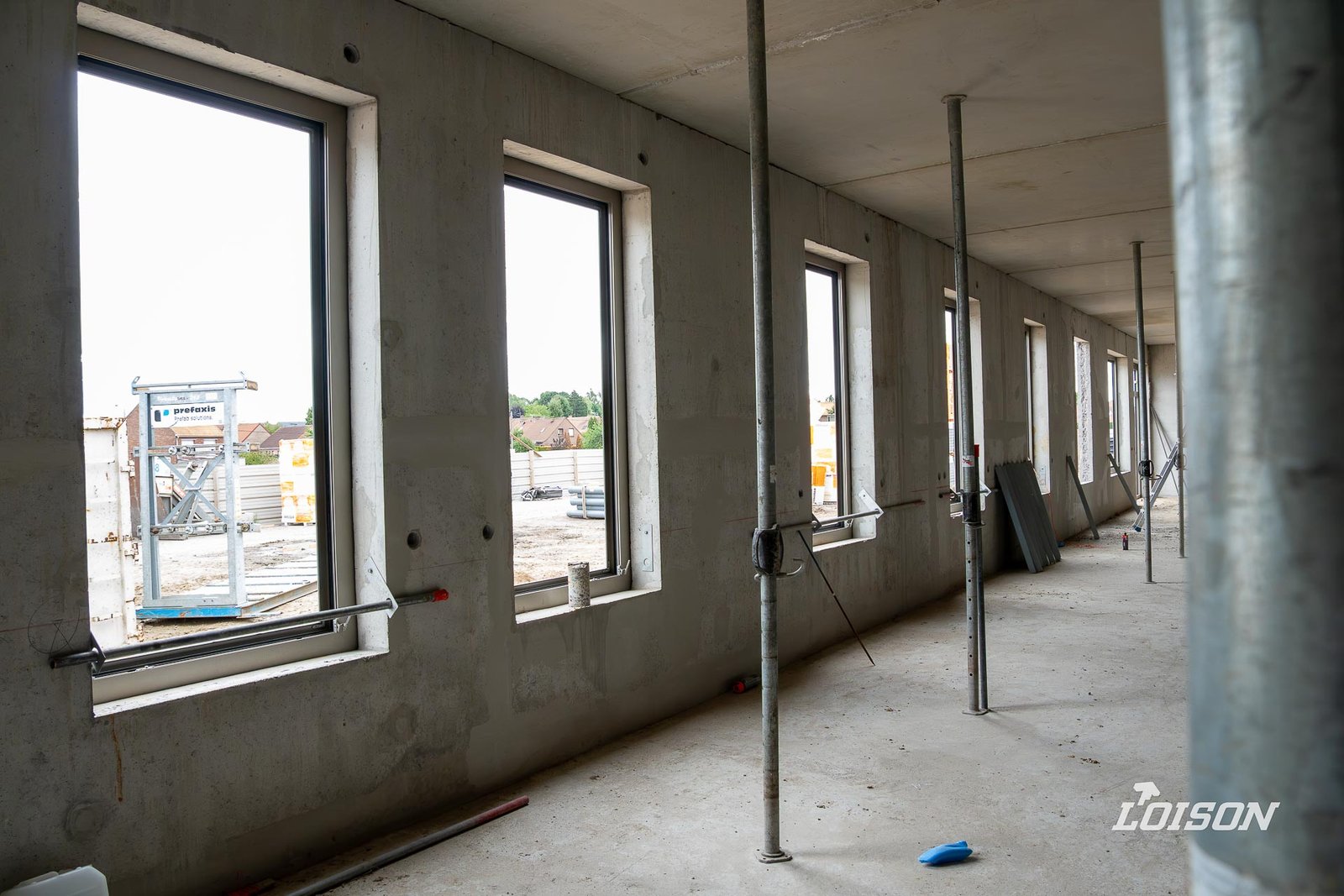 Collège Fernande Benoist - Hazebrouck Fenêtres posées à l'étage, vues de l'intérieur