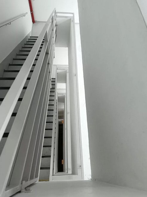 Loison Services Garde-corps métallique le long d'un escalier