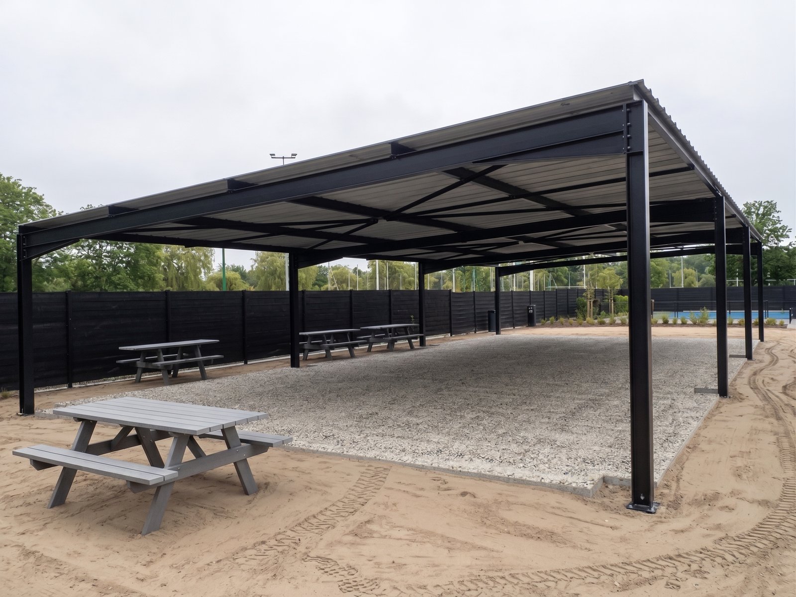 Loison Services Préau en acier sur un parking